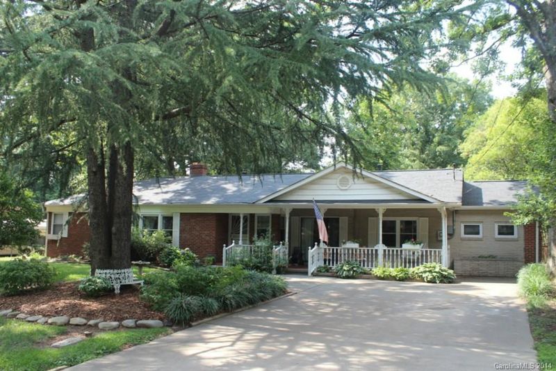 5213 Pine Dr #L105, Charlotte, NC 28269