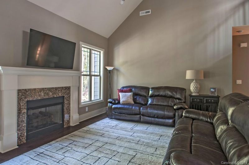 136 Hawks Landing Dr, Troutman, NC 28166