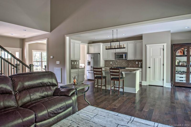 136 Hawks Landing Dr, Troutman, NC 28166