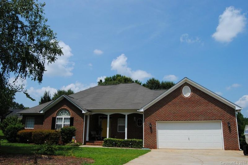 101 Silver Birch Ln, Mount Holly, NC 28120