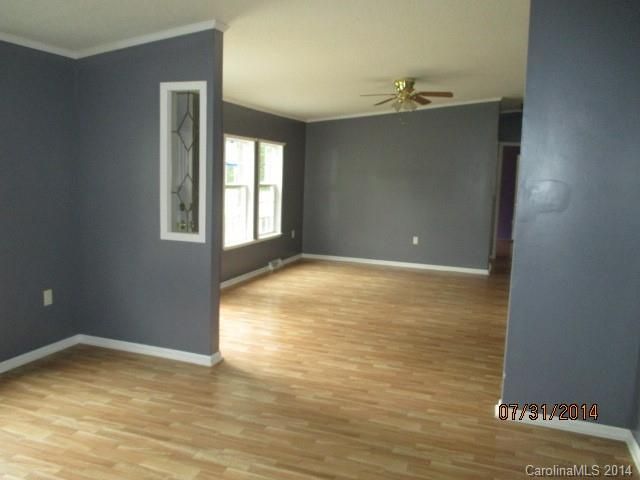 508 E Holly St, Dallas, NC 28034