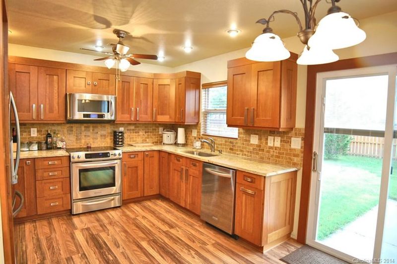 6630 Ziegler Ln, Charlotte, NC 28269