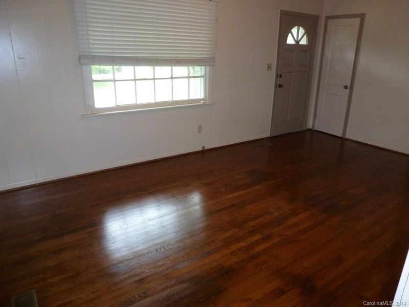 409 E Parkwood St, Stanley, NC 28164