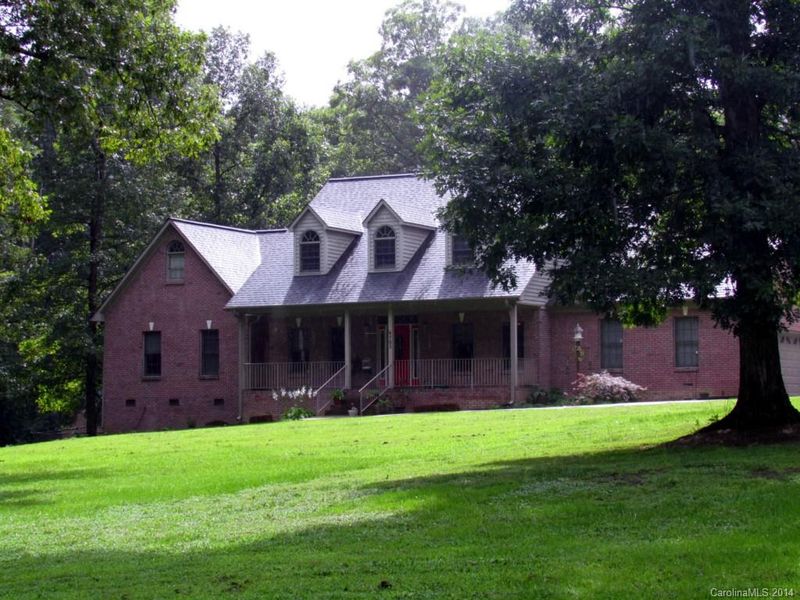 701 Willis Rd, Dallas, NC 28034