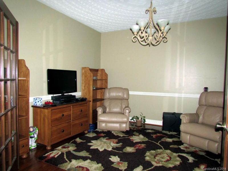 701 Willis Rd, Dallas, NC 28034