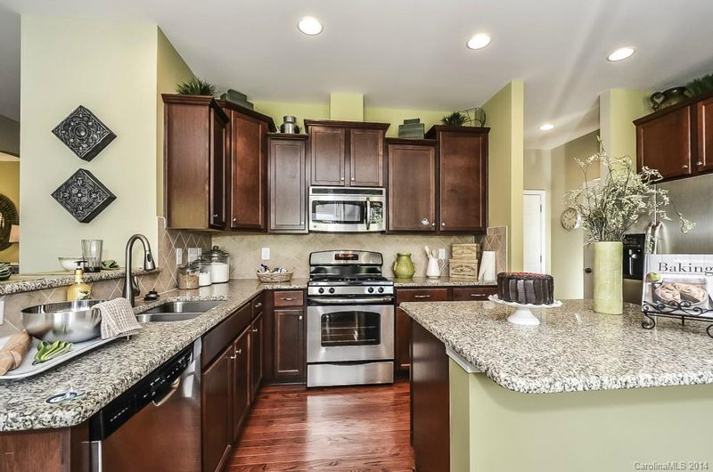 8015 Kelburn Ln #141, Charlotte, NC 28278