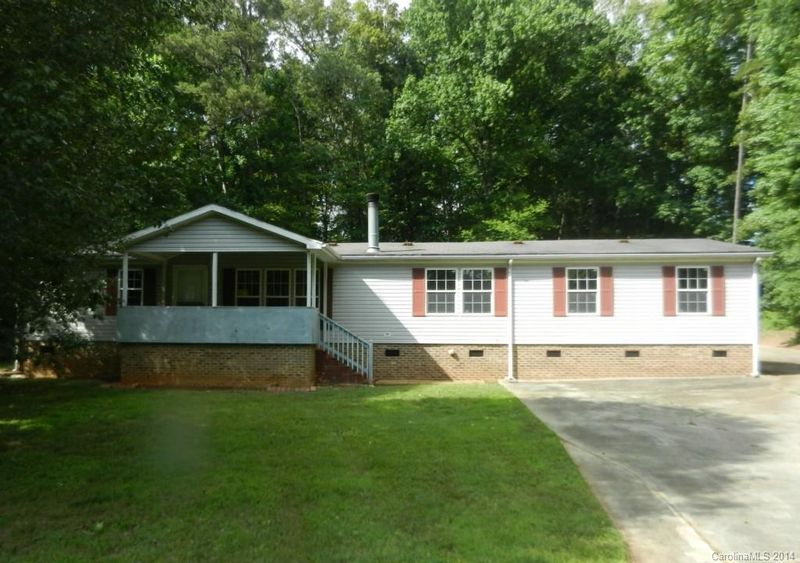 2001 Woodtop Ct, Charlotte, NC 28214