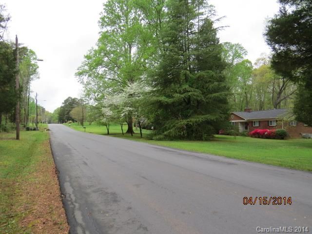 7907 Douglas Dr, Charlotte, NC 28217