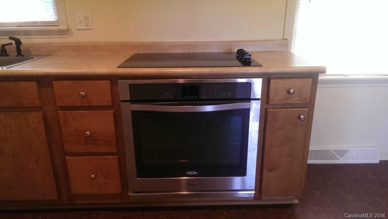 2408 Maplewood Dr, Gastonia, NC 28052