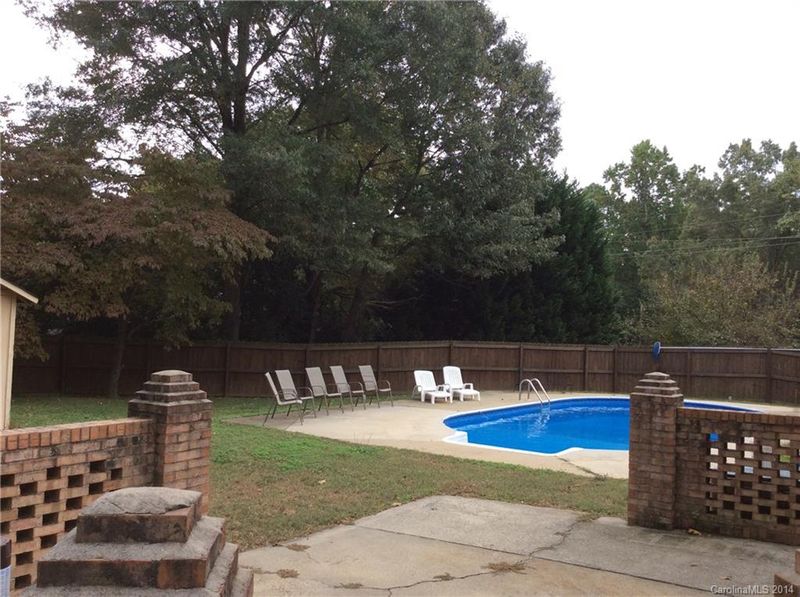 201 Robert E Lee St, Stanley, NC 28164