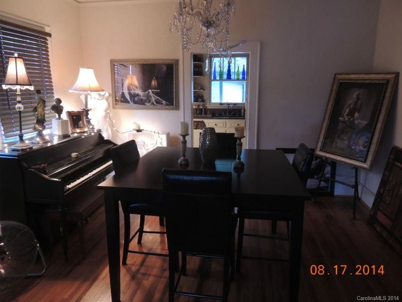 1325 Pecan Ave, Charlotte, NC 28205