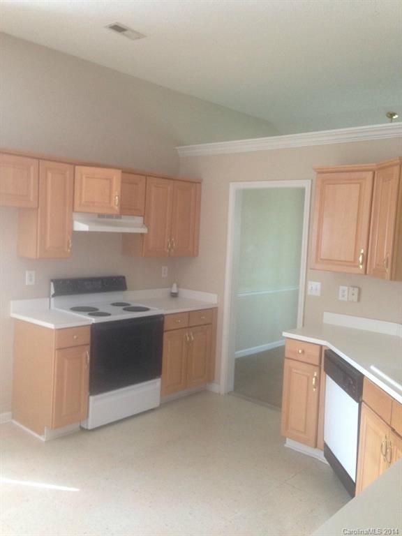 2803 Bricker Dr #106, Charlotte, NC 28273