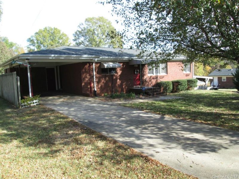 8 Division St, Concord, NC 28027