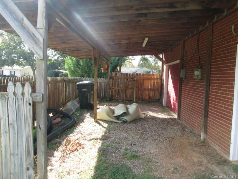 8 Division St, Concord, NC 28027