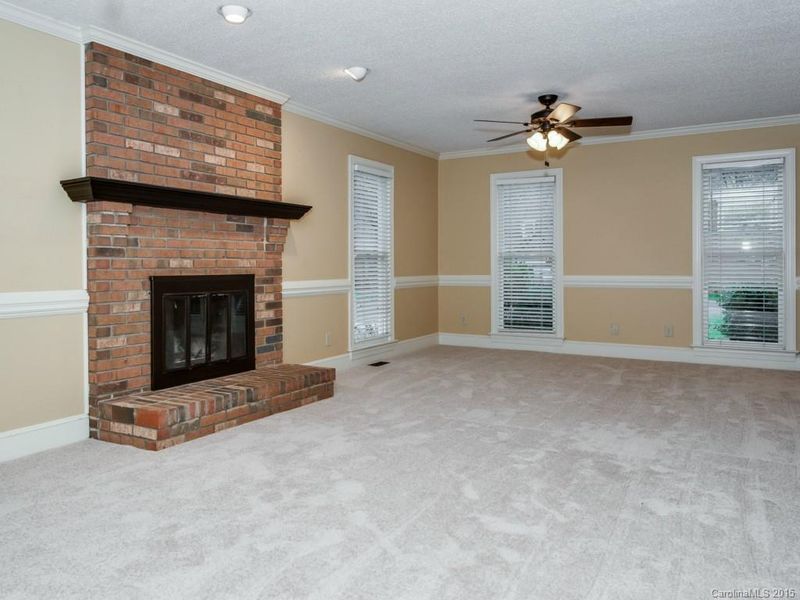 6209 Amber Mist Ln, Charlotte, NC 28211