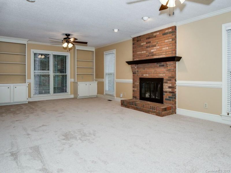 6209 Amber Mist Ln, Charlotte, NC 28211