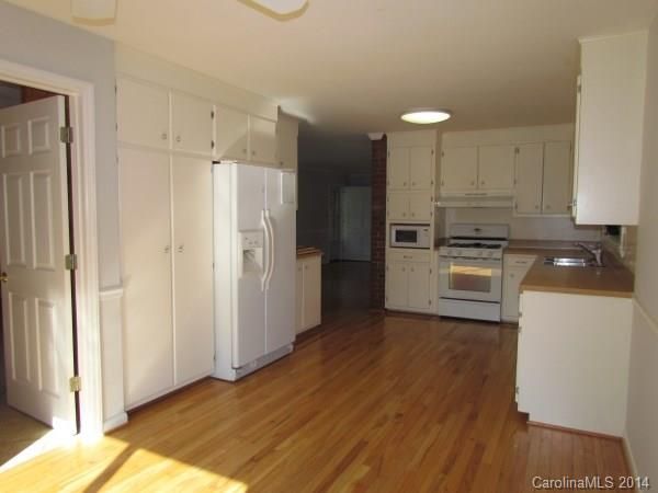 1341 NE 36th Avenue Dr, Hickory, NC 28601