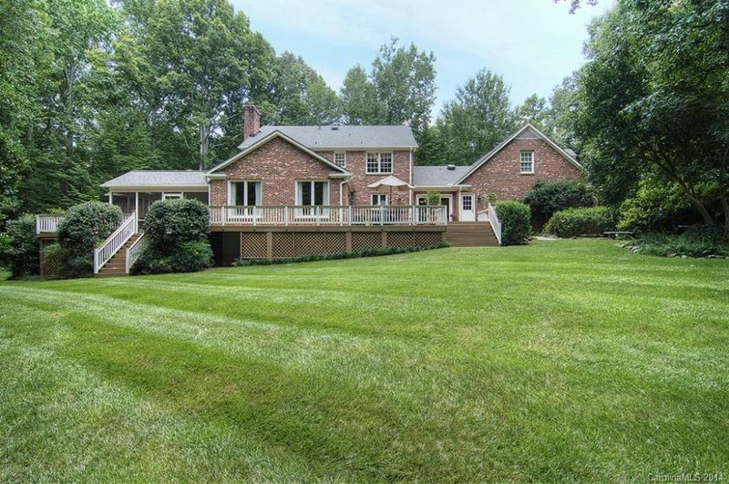 2828 Foxfire Rd, Charlotte, NC 28270
