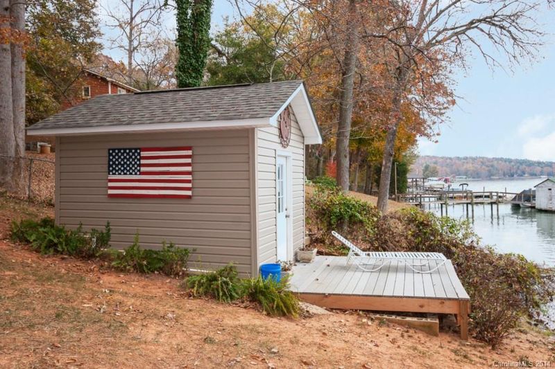 6625 Amos Smith Rd, Charlotte, NC 28214