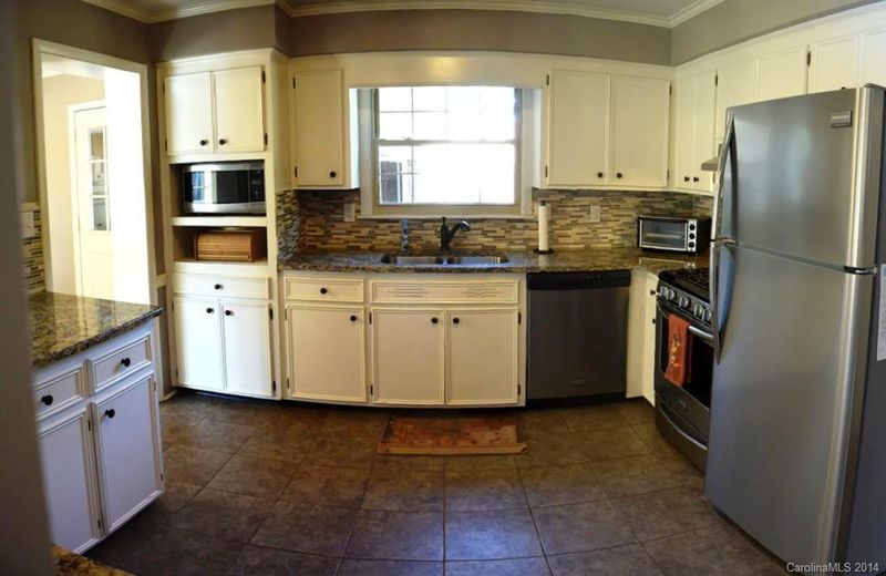 814 E 23rd St, Newton, NC 28658