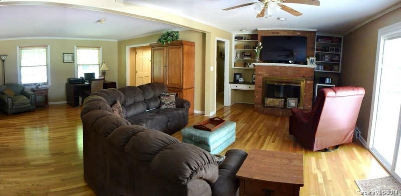 814 E 23rd St, Newton, NC 28658