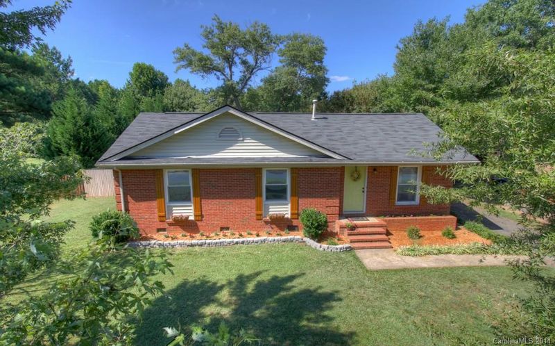 524 Wilcrest Dr, Matthews, NC 28105