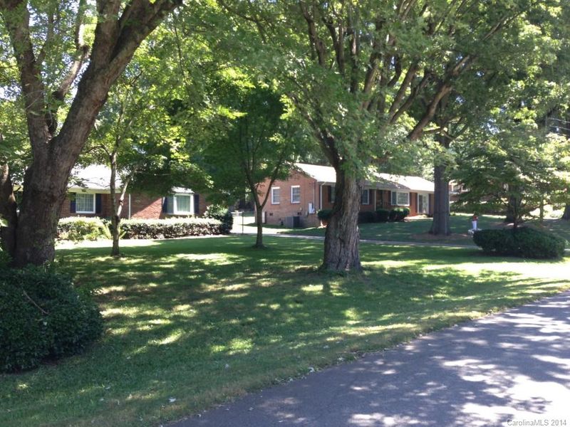 6109 King George Dr, Charlotte, NC 28213