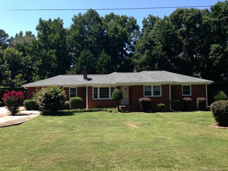 6109 King George Dr, Charlotte, NC 28213