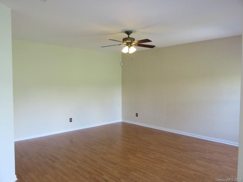 11630 Northwoods Forest Dr, Charlotte, NC 28214