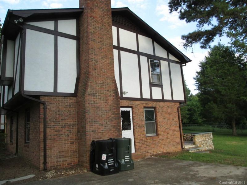 2609 Woodcrest Dr, Concord, NC 28027