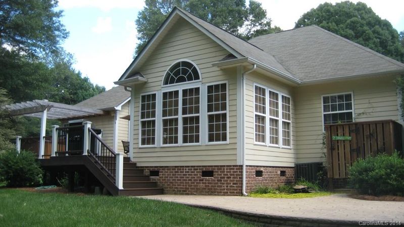 2225 Stoneyridge Dr, Charlotte, NC 28214