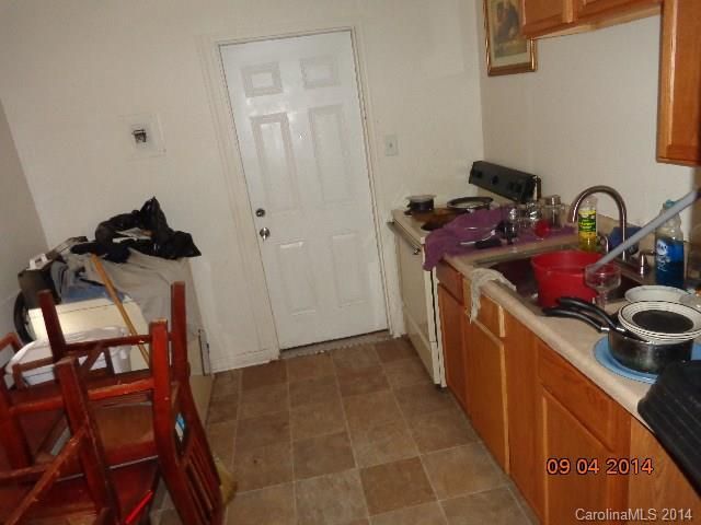 3015 Columbus Cir, Charlotte, NC 28208