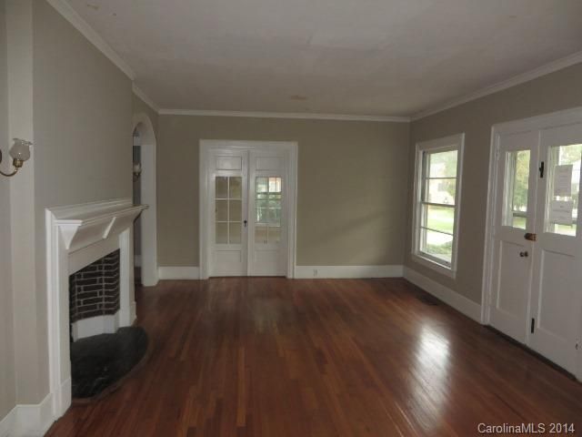 416 Pine St E, Lincolnton, NC 28092