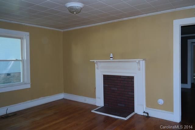 507 N Hill St, Dallas, NC 28034