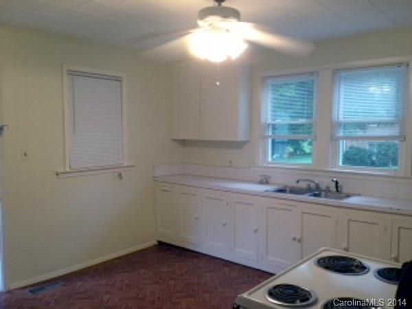 480 NW 29th Avenue Dr, Hickory, NC 28601