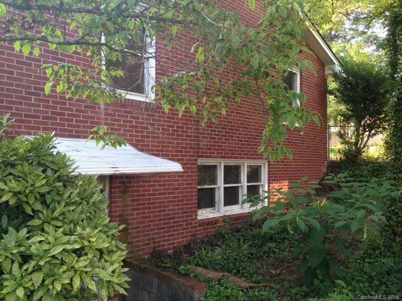1833 NE Burt Ave, Gastonia, NC 28054