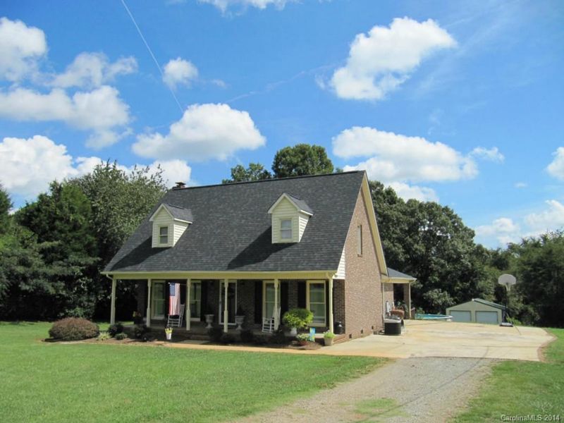 1712 Mayberry Rd, Dallas, NC 28034
