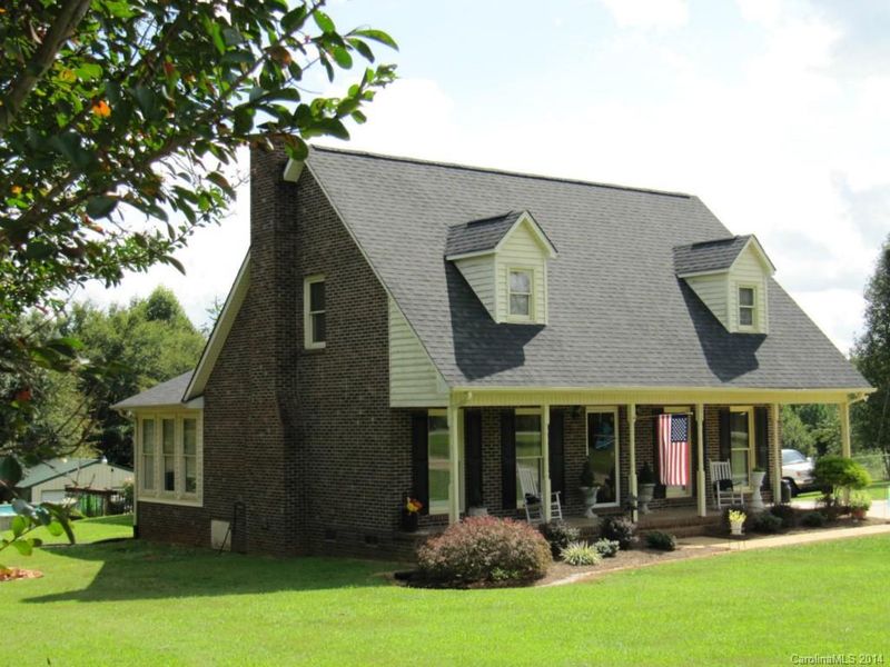 1712 Mayberry Rd, Dallas, NC 28034