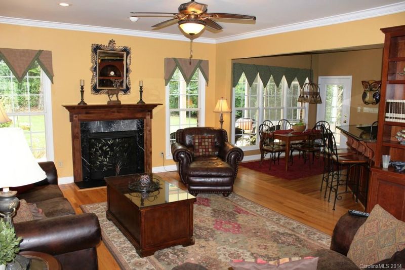 1006 Middleton Ct, Cramerton, NC 28032