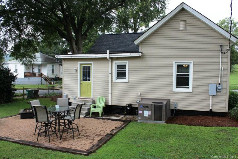 102 Sixth St, Cramerton, NC 28012
