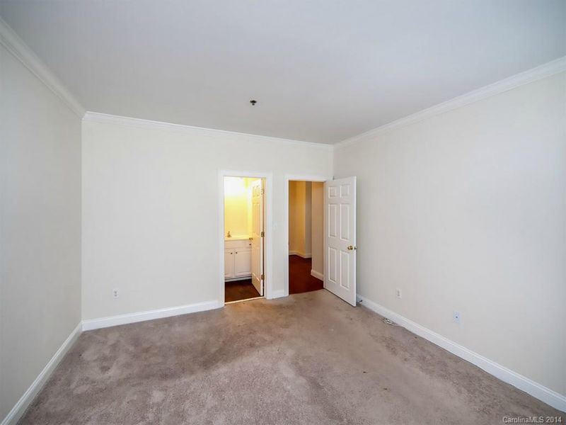 5609 Fairview Rd #8, Charlotte, NC 28209