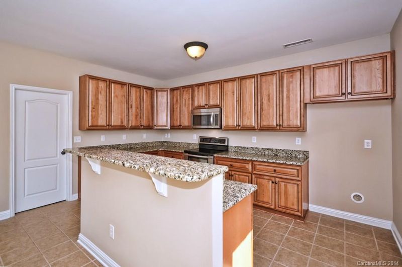 1702 Leeview Ln, Clover, SC 29710