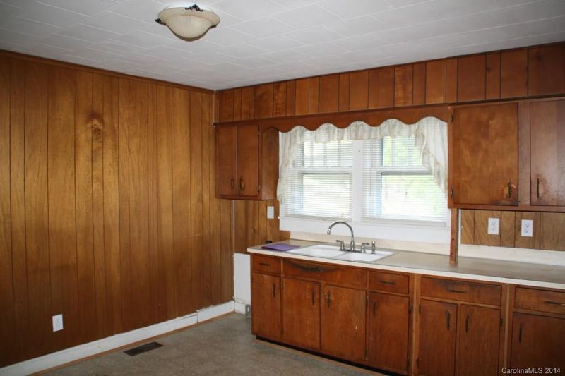 502 Spring Garden Ave, Kannapolis, NC 28081