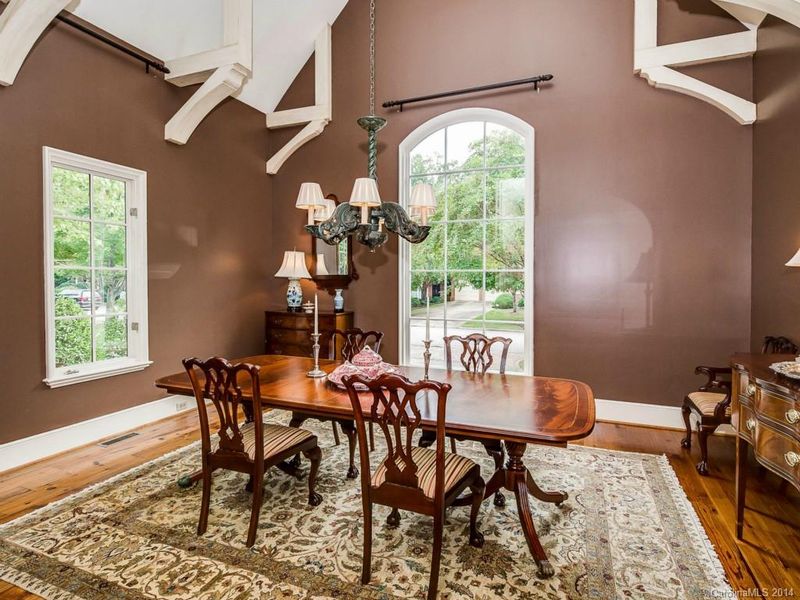 800 Hungerford Pl, Charlotte, NC 28207