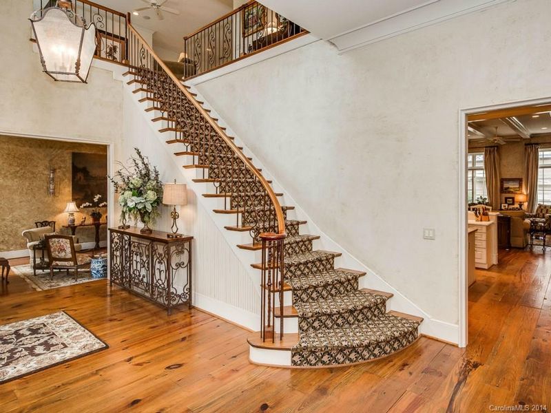 800 Hungerford Pl, Charlotte, NC 28207