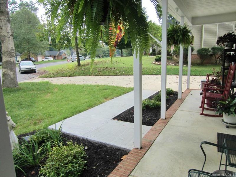 2501 Applegate Dr, Concord, NC 28027