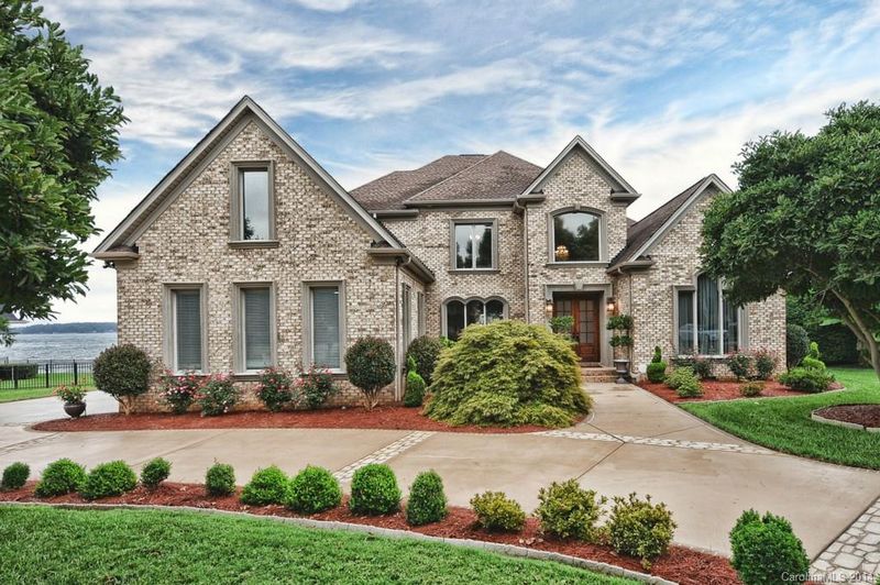 3554 Governors Island Dr, Denver, NC 28037