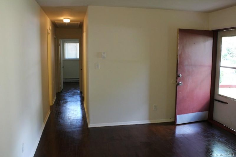 825 Corwin Dr, Charlotte, NC 28213