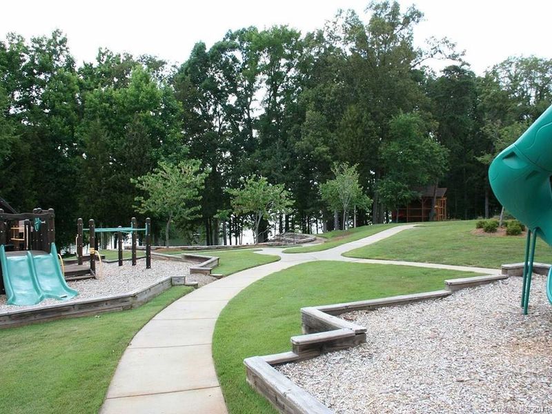 9309 Flying Eagle Ln, Charlotte, NC 28278