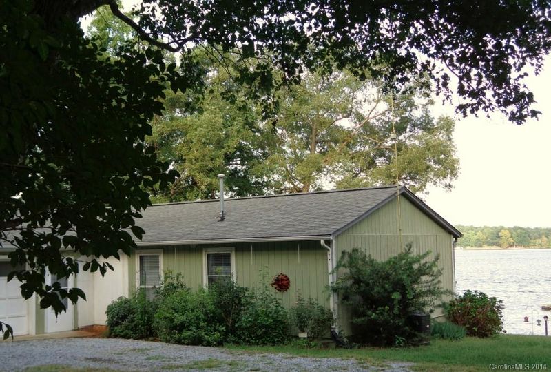 3934 Sandy Point Dr, York, SC 29745
